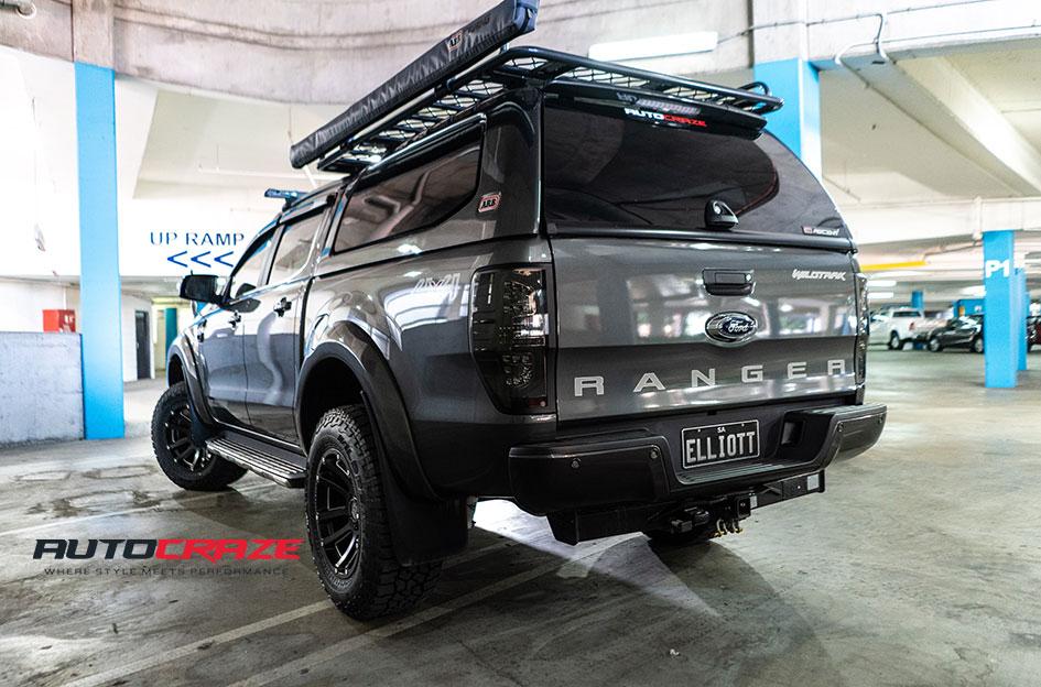 FORD RANGER HIGHLAND MATTE BLACK WITH MILLED SPOKES